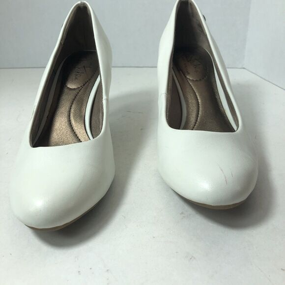 Life Stride Heels Womens Size 6.5 Parigi White Pumps Dress Soft System Slip OnE1 - Picture 5 of 12
